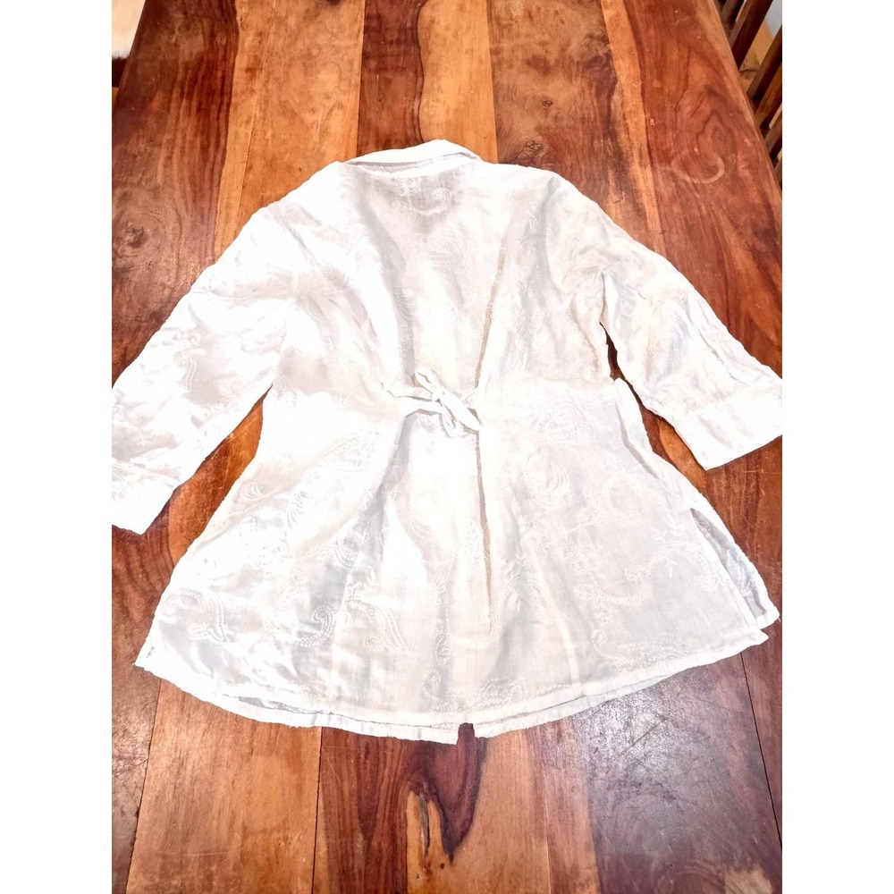 It's a new vision button up shirt women XL white linen paisley embroidered tunic